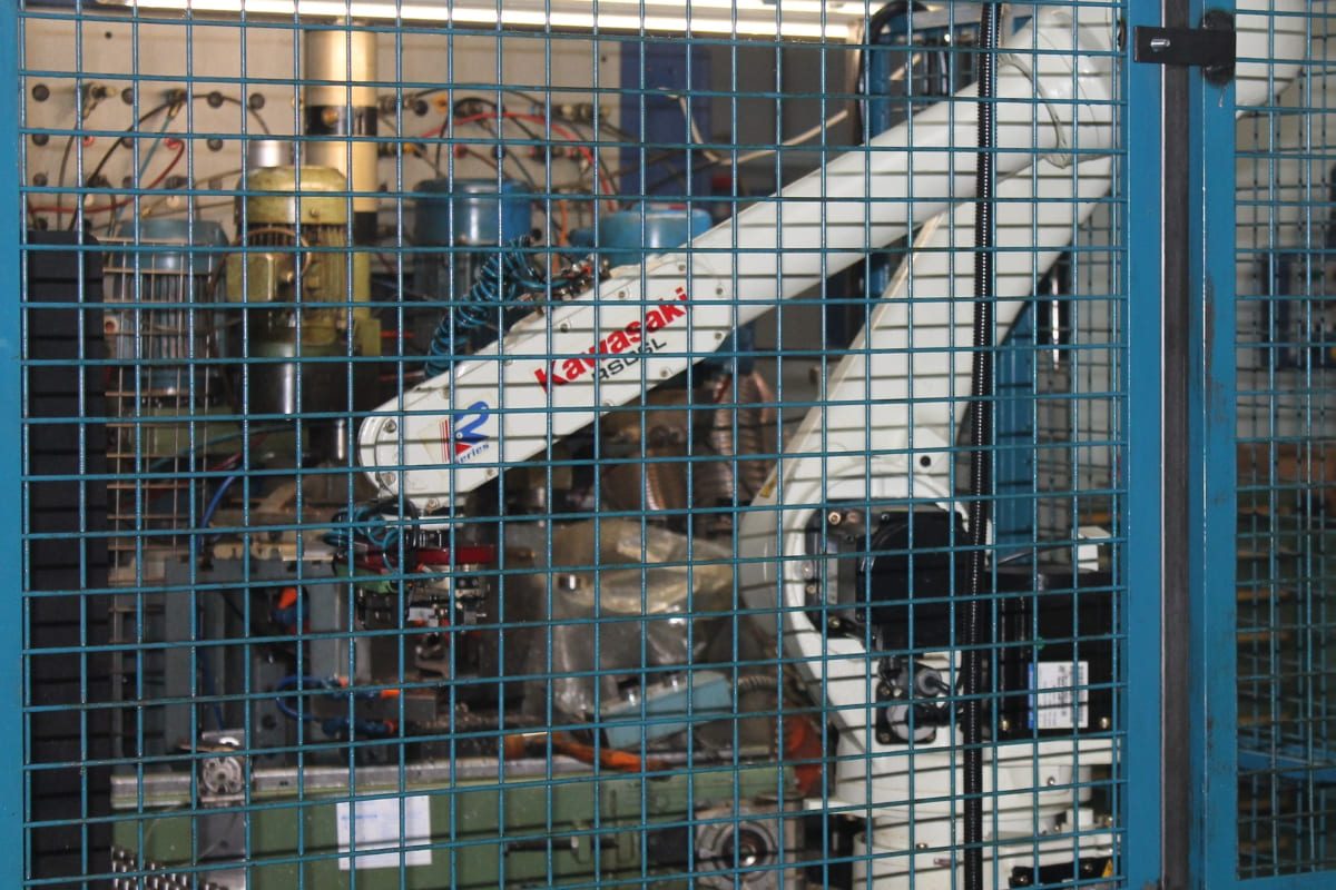 Robot turning italy kawasaki bergamo sedrina delta minuterie